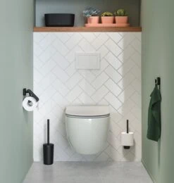 Tiger Carv - Toiletrolhouder Met Klep - Zwart -Badkamerartikelen Winkel 1142x1200