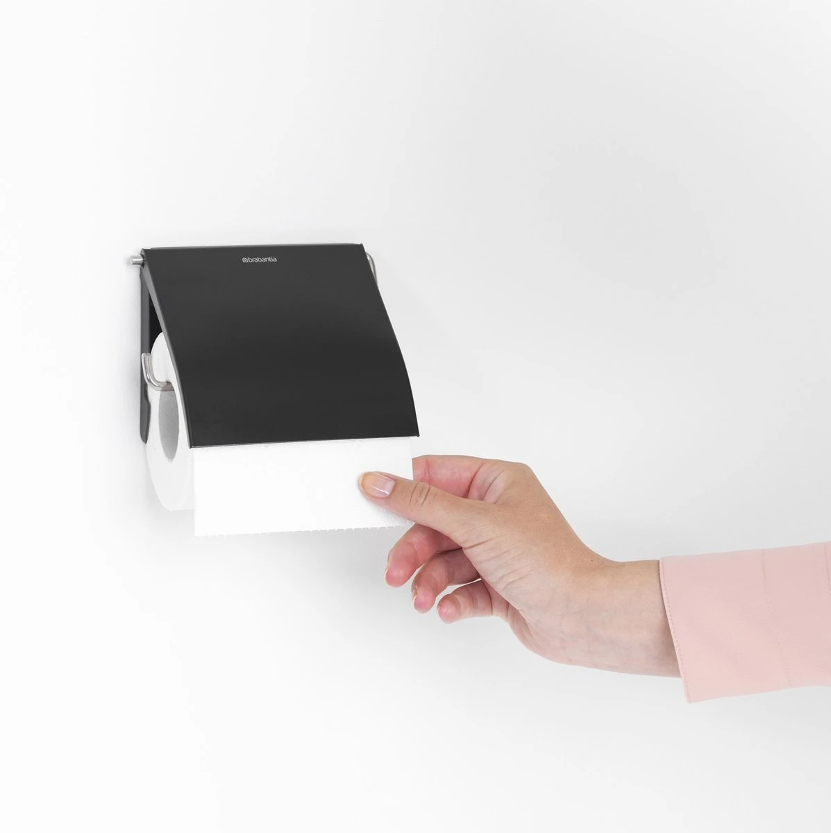 Brabantia ReNew WC Rolhouder - Met Klep - Matt Black 4 Brabantia ReNew WC Rolhouder - Met Klep - Matt Black - Afbeelding 2