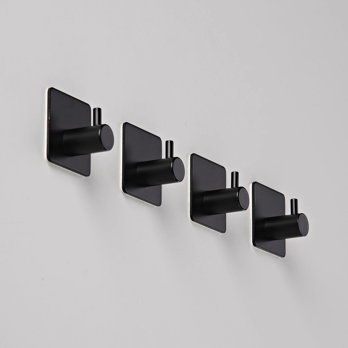 Handdoekhaakjes - Badkamer Zelfklevend – 4 Stuks – RVS - Zwart 5 Handdoekhaakjes - Badkamer Zelfklevend – 4 Stuks – RVS - Zwart - Afbeelding 3