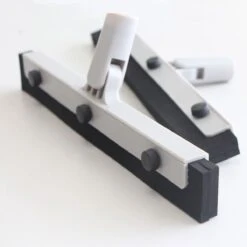 Chaton® Vloertrekker Lang Met Ophangsysteem - Afdraaibare Wisser - Douchewisser - Trekker Douche - Vloerwisser - Uitschuifbaar 70cm Tot 125cm 20 Chaton® Vloertrekker Lang Met Ophangsysteem - Afdraaibare Wisser - Douchewisser - Trekker Douche - Vloerwisser - Uitschuifbaar 70cm Tot 125cm -Badkamerartikelen Winkel 1200x1200 1226