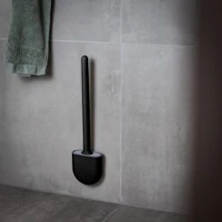 WC Borstel – Siliconen – Zwart – WC Borstel Met Houder – Vrijstaand – Hangend – WC Borstel En Houder – WC Borstel Zwart -Badkamerartikelen Winkel 1200x1200 1415