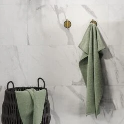 Tiger Tune - Toiletaccessoireset - Toiletborstel Met Houder - Toiletrolhouder Zonder Klep - Handdoekhaak – Messing Geborsteld / Zwart -Badkamerartikelen Winkel 1200x1200 1533