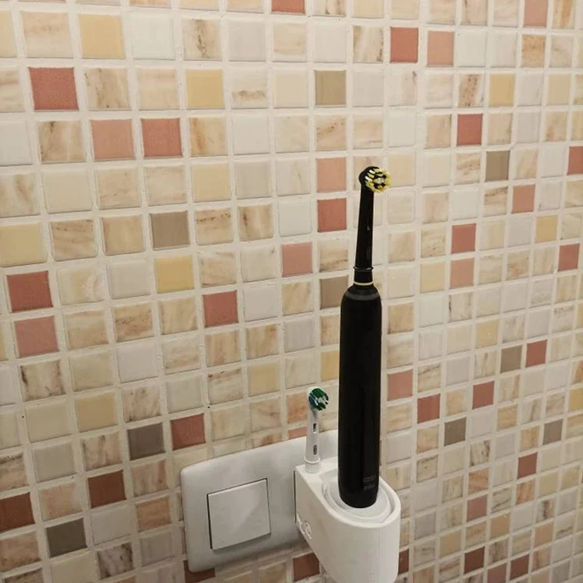 Plugware Oral-B Elektrische Tandenborstelhouder- Opzetborstelhouder - Zwart - Kabelloos Opladen - Badkamer Accessoires - Zonder Boren 12 Plugware Oral-B Elektrische Tandenborstelhouder- Opzetborstelhouder - Zwart - Kabelloos Opladen - Badkamer Accessoires - Zonder Boren - Afbeelding 10