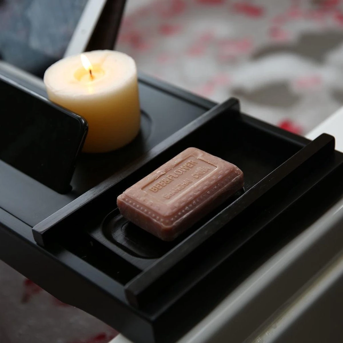 Merkloos Decopatent® Badplank - Uitschuifbaar 75 -> 110 Cm - Verstelbaar Bamboe Badrekje Voor In Bad - Boekenhouder - Tablethouder - Zwart 6 Merkloos Decopatent® Badplank - Uitschuifbaar 75 -> 110 Cm - Verstelbaar Bamboe Badrekje Voor In Bad - Boekenhouder - Tablethouder - Zwart - Afbeelding 5