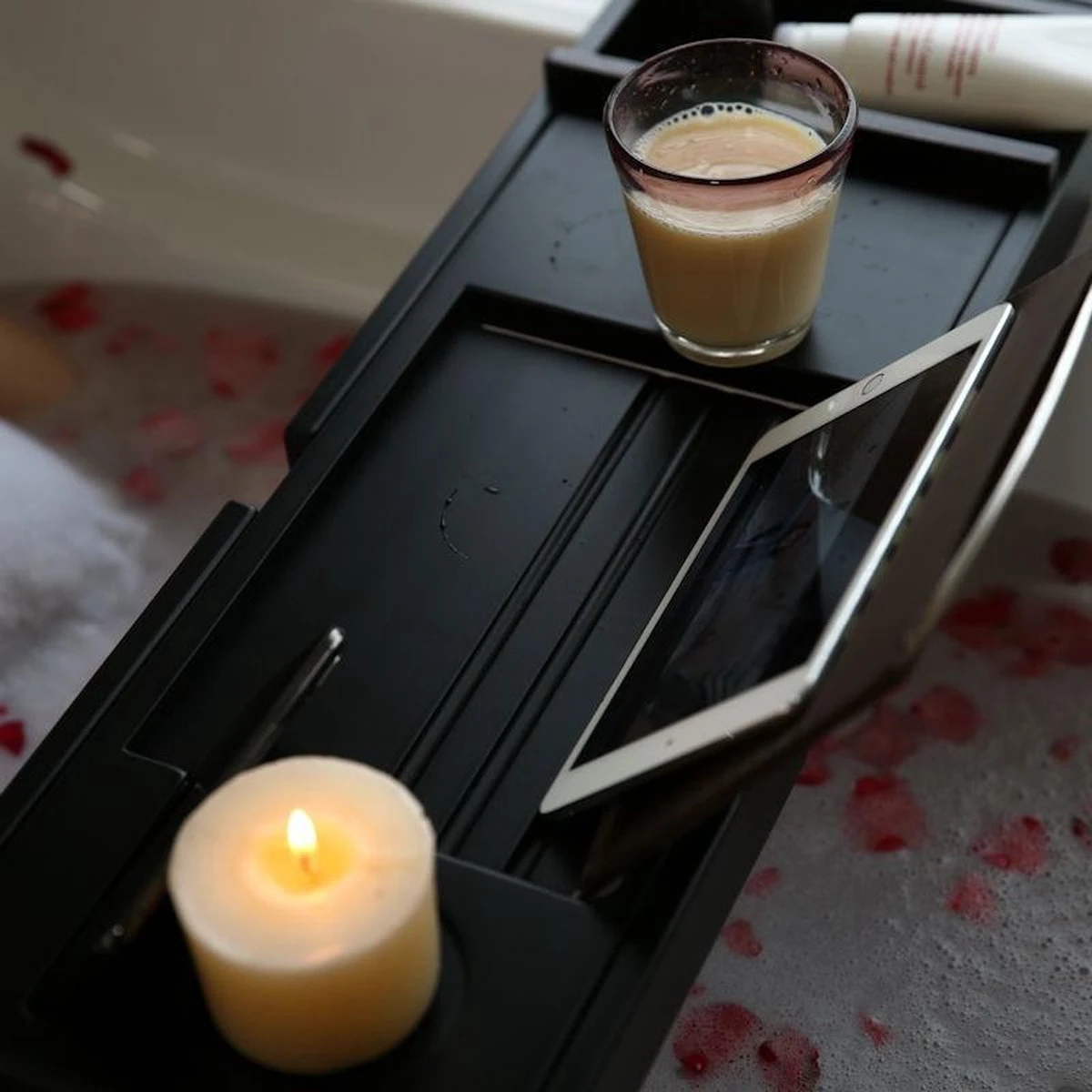 Merkloos Decopatent® Badplank - Uitschuifbaar 75 -> 110 Cm - Verstelbaar Bamboe Badrekje Voor In Bad - Boekenhouder - Tablethouder - Zwart 8 Merkloos Decopatent® Badplank - Uitschuifbaar 75 -> 110 Cm - Verstelbaar Bamboe Badrekje Voor In Bad - Boekenhouder - Tablethouder - Zwart - Afbeelding 7