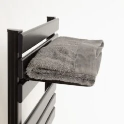 CREATE WARM TOWEL 500W - Elektrisch Handdoekenrek Voor Aan De Muur Met Plank - Zwart -Badkamerartikelen Winkel 1200x1200 512