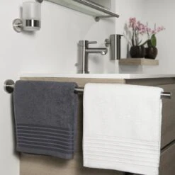 Tiger Boston - Telescopisch Handdoekrek - RVS Geborsteld 17 Tiger Boston - Telescopisch Handdoekrek - RVS Geborsteld -Badkamerartikelen Winkel 1200x1200 682