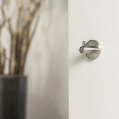 Tiger Boston - Handdoekhaak Klein - RVS Geborsteld 15 Tiger Boston - Handdoekhaak Klein - RVS Geborsteld -Badkamerartikelen Winkel 1200x1200 792