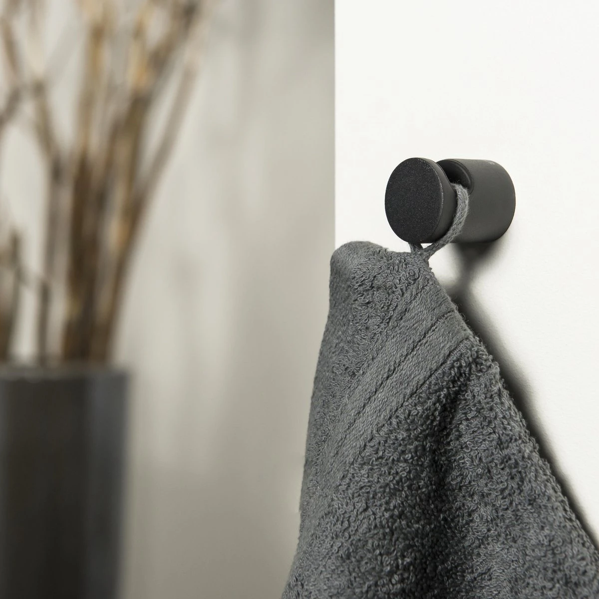 Tiger Bold - Handdoekhaak Medium - ø 2,9 Cm - Zwart 6 Tiger Bold - Handdoekhaak Medium - ø 2,9 Cm - Zwart - Afbeelding 4