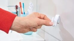 Tesa Powerstrips Haken Small - Wit - 3 Stuks 20 Tesa Powerstrips Haken Small - Wit - 3 Stuks -Badkamerartikelen Winkel 1200x675 1