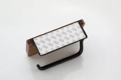 Lopoleis WC Rolhouder – WC-rolhouder – Luxe Toiletrolhouder Walnoothout – Zwart – Zelfklevend – WC Rolhouder Zonder Boren – Toiletrolhouder Met Plankje – WC Rolhouder Zwart – Badkamer Accessoires -Badkamerartikelen Winkel 1200x800 11