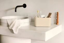 Brabantia ReNew Tandenborstelhouder - 11 X 19,6 X 9,9 Cm - Soft Beige -Badkamerartikelen Winkel 1200x802 1