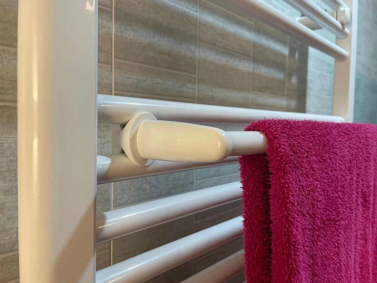 WillieJan Radiator Handdoeken Droog Rek 940W – Wit – 1 Stang – 36 Cm – Radiatorbevestiging – Zonder Boren 9 WillieJan Radiator Handdoeken Droog Rek 940W – Wit – 1 Stang – 36 Cm – Radiatorbevestiging – Zonder Boren - Afbeelding 7