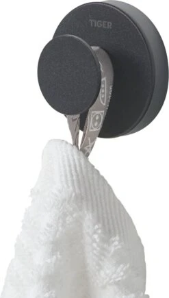 Tiger Urban - Handdoekhaak - 2 Stuks - Zwart - ø 5 Cm - Inclusief 4 Decorringen - Zelfklevend -Badkamerartikelen Winkel 682x1200 1