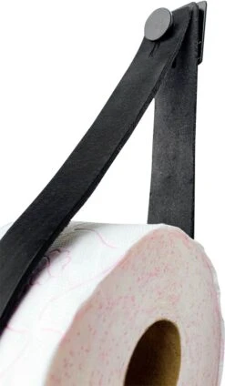 Luxe Leren Toiletrolhouder - Zwart - Reserverolhouder - 100% Volnerfleer - Hangend - Zonder Boren - WC Rol Houder - Closetrolhouder 10 Luxe Leren Toiletrolhouder - Zwart - Reserverolhouder - 100% Volnerfleer - Hangend - Zonder Boren - WC Rol Houder - Closetrolhouder -Badkamerartikelen Winkel 699x1200