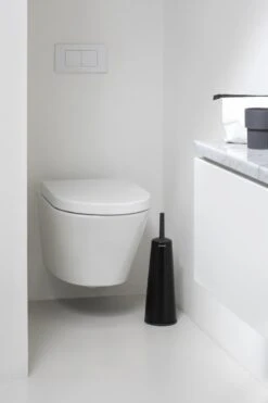 Brabantia ReNew WC Borstel - Met Houder - Matt Black -Badkamerartikelen Winkel 799x1200 14