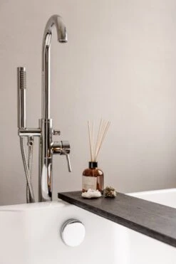 Luxe Badplank Zwart 85 Cm - Badplank Voor In Bad - Eiken Hout - Sterk En Duurzaam Materiaal - Massief Eikenhout - Badrek Zwart 11 Luxe Badplank Zwart 85 Cm - Badplank Voor In Bad - Eiken Hout - Sterk En Duurzaam Materiaal - Massief Eikenhout - Badrek Zwart -Badkamerartikelen Winkel 800x1200 60