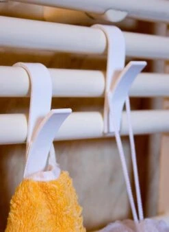 Merkloos 6x Handdoek Haak - Kleding Haak Voor Radiator - Handdoek Houder Hangend Aan Verwarming - Badkamer Haken Hangend -Badkamerartikelen Winkel 876x1200